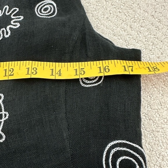 W by Worth Sleeveless Black Fitted Top, White Stitched Designs, Sash, Size 10 - Picture 7 of 9